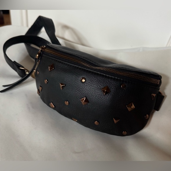 NWT Hobo Fern Studded Belt Bag - Picture 2 of 13